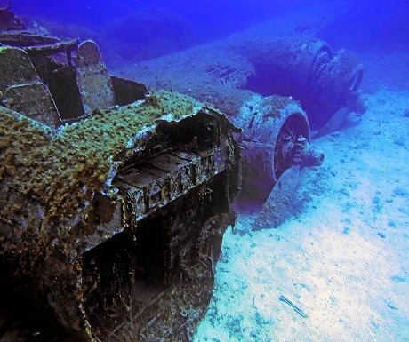 Diving pic courtesy of yacht photographer Mark O Connell