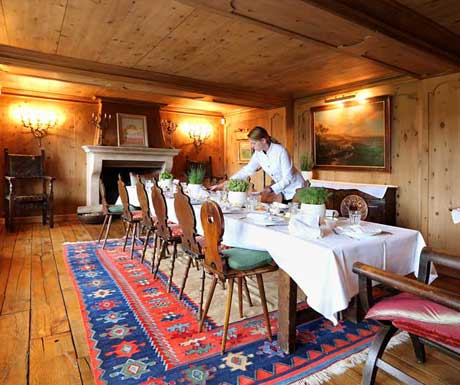 Chalet Eugenia dining room