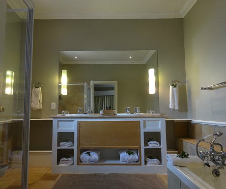 Riverdene bathroom