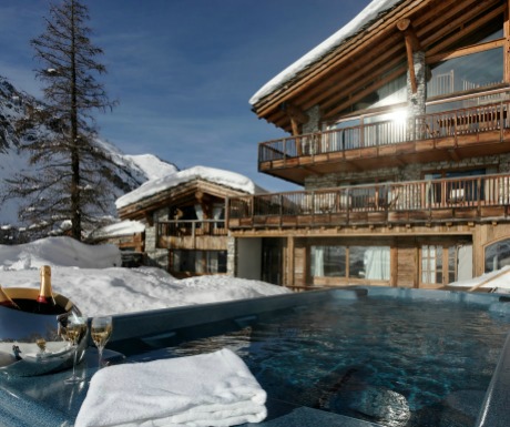 Luxury ski traveller's diary