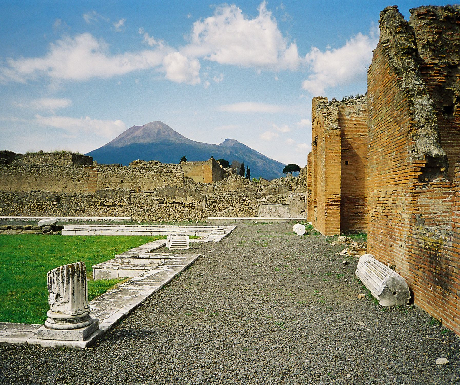 day trip pompeii