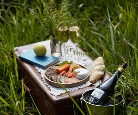 A picnic breakfast