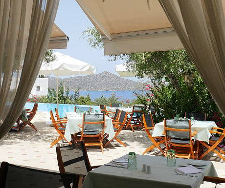 Elounda Gulf Villas al fresco dining