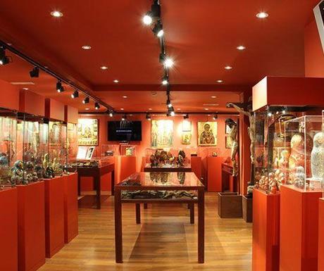 Miniature museum