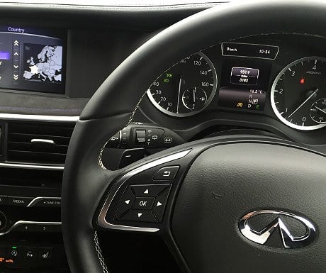 infiniti-q30-steering-wheel