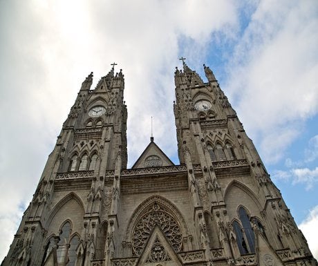 basilica-del-voto-quito