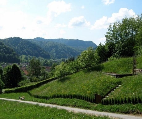 5 superb experiences in Skofja Loka, Slovenia, vineyard environment