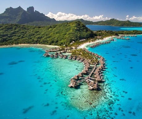 Island hopping in French Polynesia