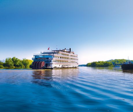 American River cruise vessel on the Mississippi