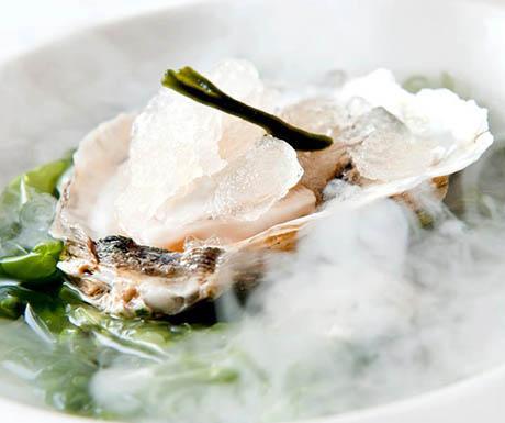 Oyster from the Delta crionised in lime and Cava