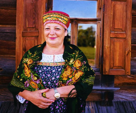 lady-on-suzdal-golden-ring