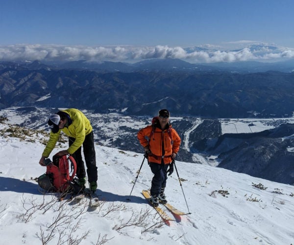 5 top tips for ski touring etiquette