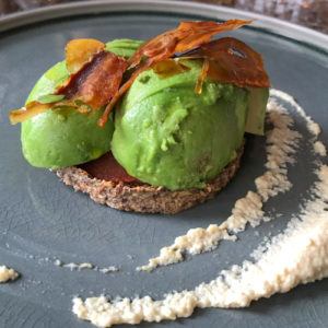 Luxury hotels and vegan food in Singapore