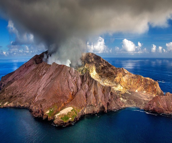 Photo of the Week: Volcanic Crater, White Island, New Zealand