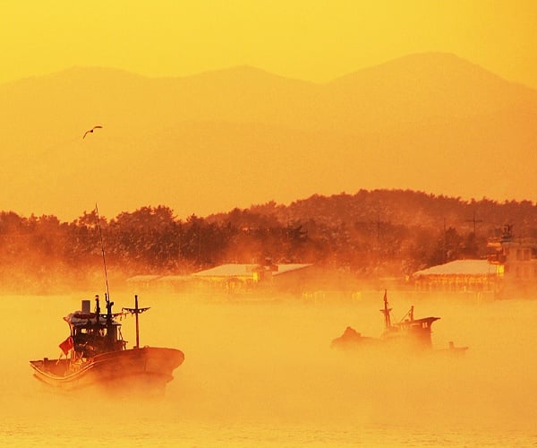 Photograph of the week: Sunrise in Gangneung, South Korea