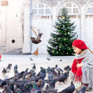 Why should you visit Dubrovnik during Christmas?
