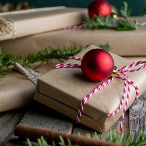 Top 10 luxury travel gifts for her this Christmas (US & Canada edition)