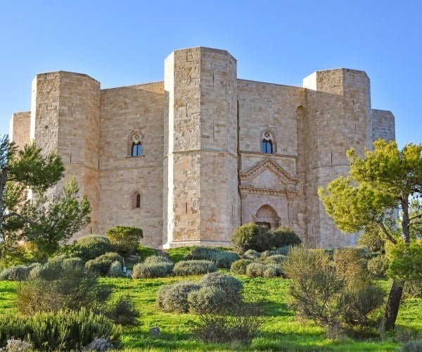 24 Jaw-Dropping Fortresses and Castles in Italy