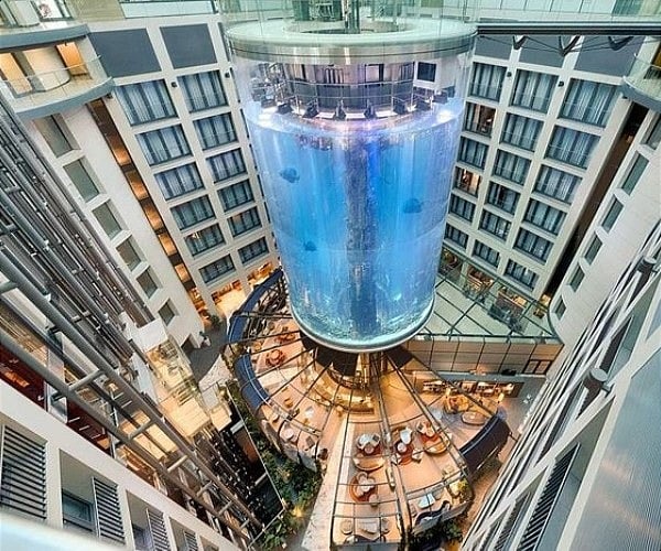 aquarium at the Radisson Collection Hotel, Berlin explodes - Luxury Travel Blog : A Luxury Travel Blog