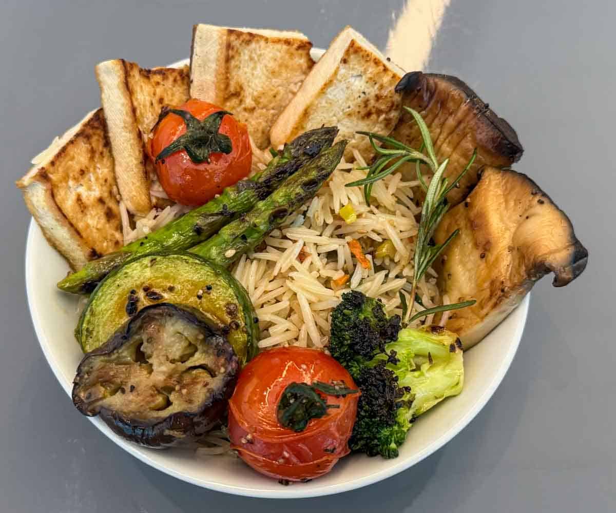 Our vegan Business Class experience with Vietnam Airlines