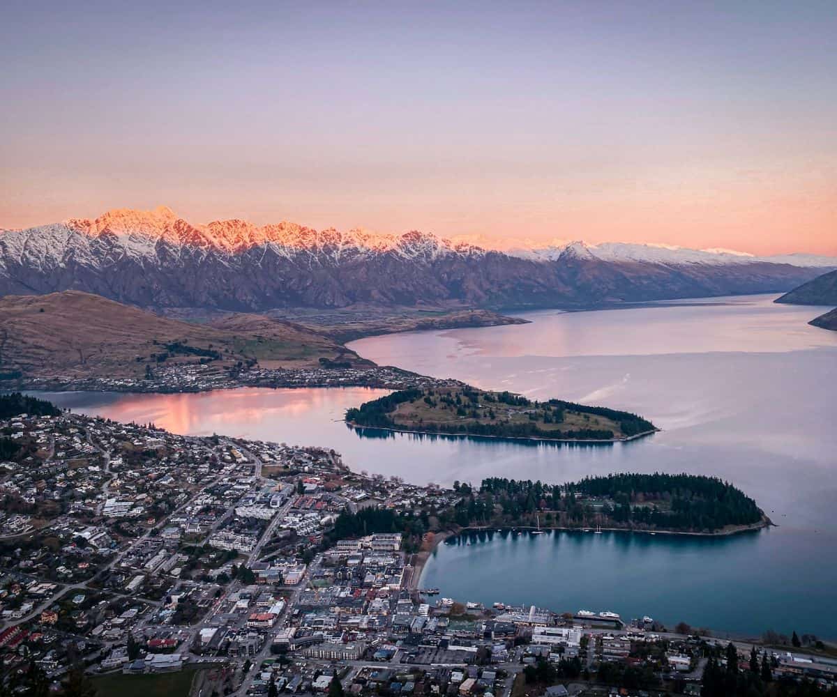 Wānaka or Queenstown: How to decide