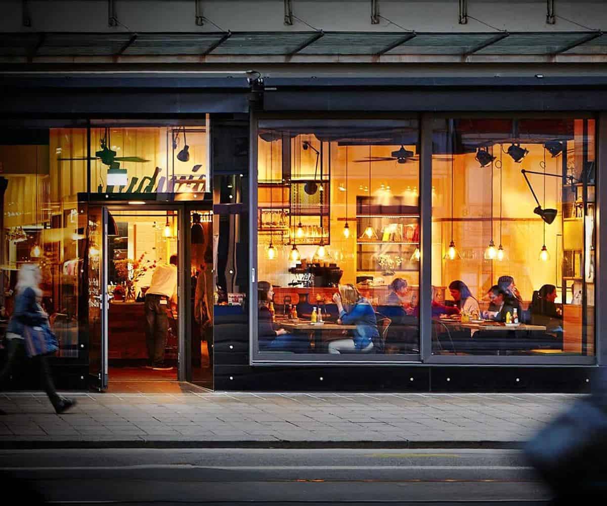 Ludwig Burger in Innsbruck Brings Organic Fast Casual Dining to Museumstraße