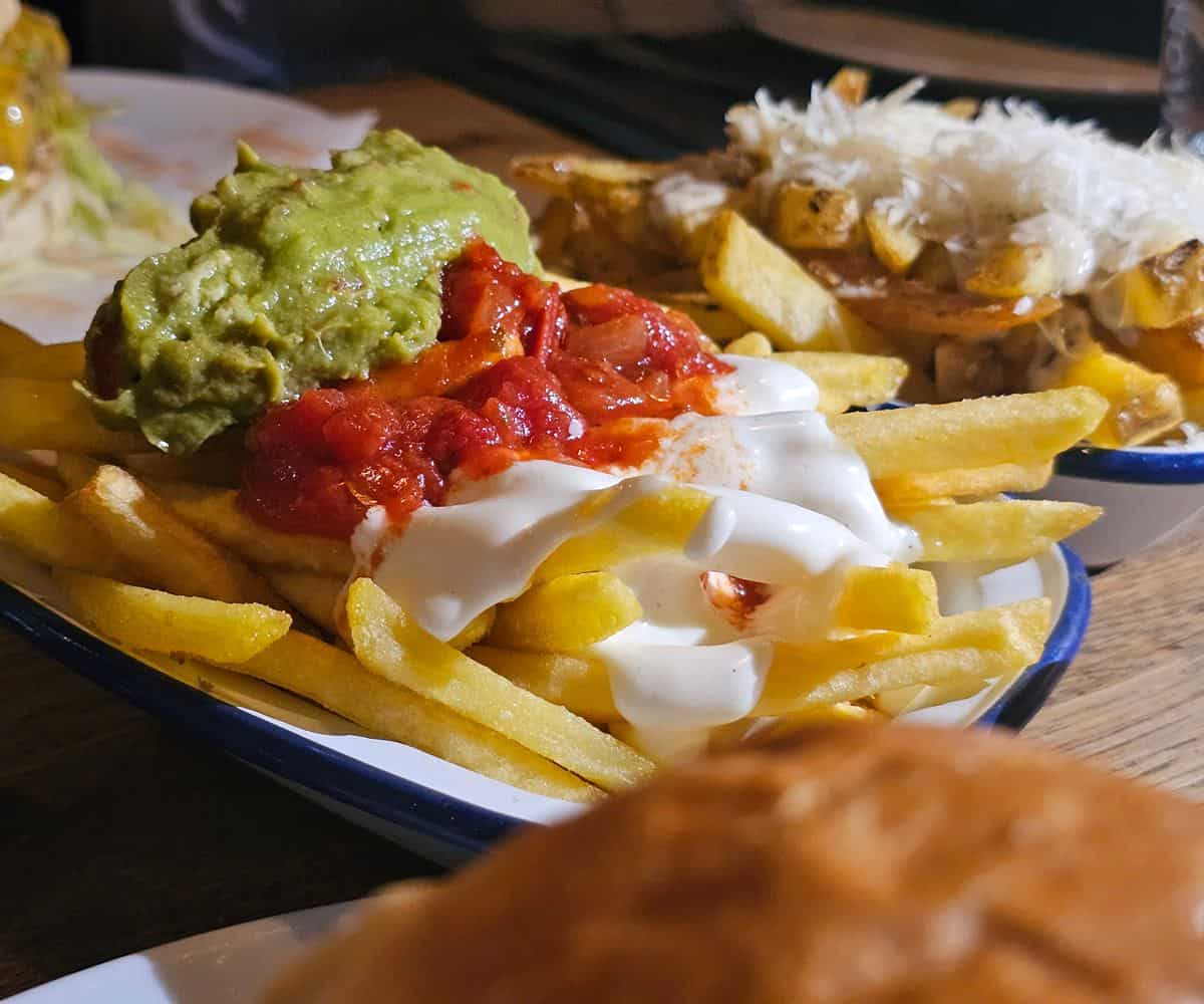 Ludwig Burger in Innsbruck Brings Organic Fast Casual Dining to Museumstraße