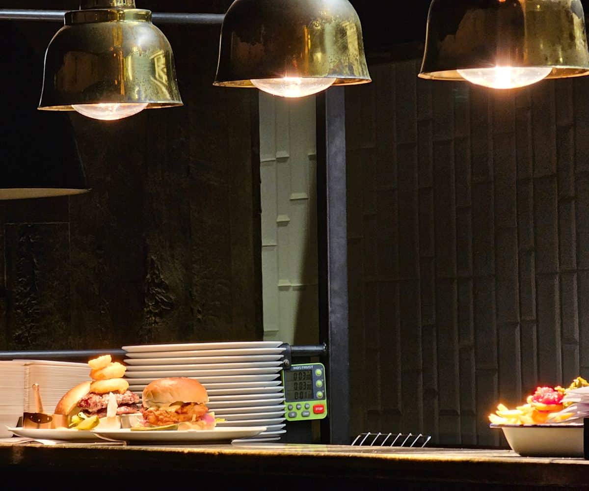 Ludwig Burger in Innsbruck Brings Organic Fast Casual Dining to Museumstraße