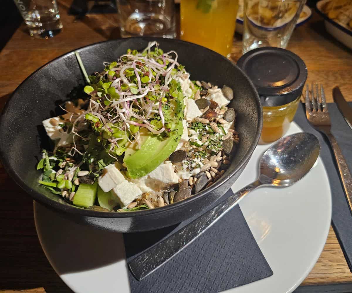 Ludwig Burger in Innsbruck Brings Organic Fast Casual Dining to Museumstraße